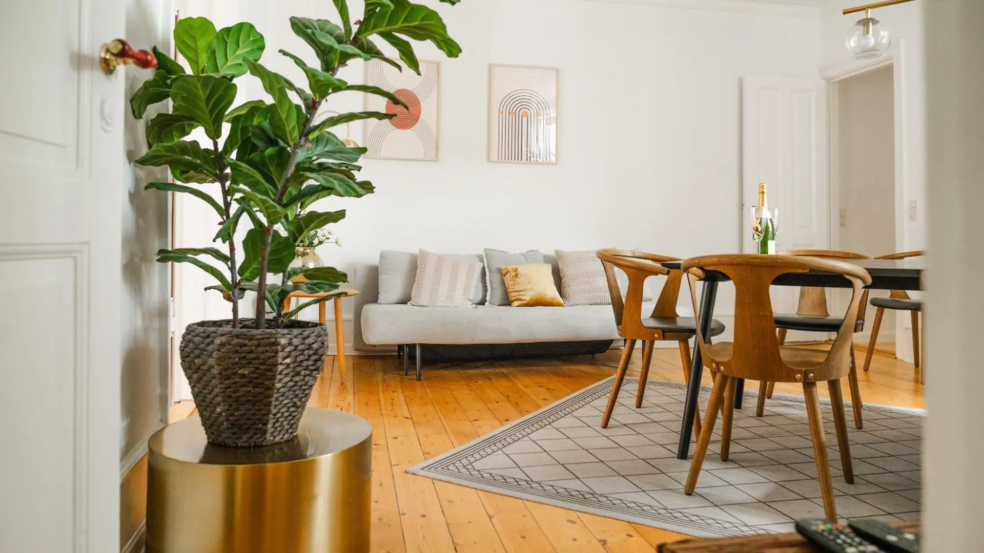Nyhavn Apartments - Luxurious 3-4 Bedroom Apartments Copenhagen 0*,  Denmark