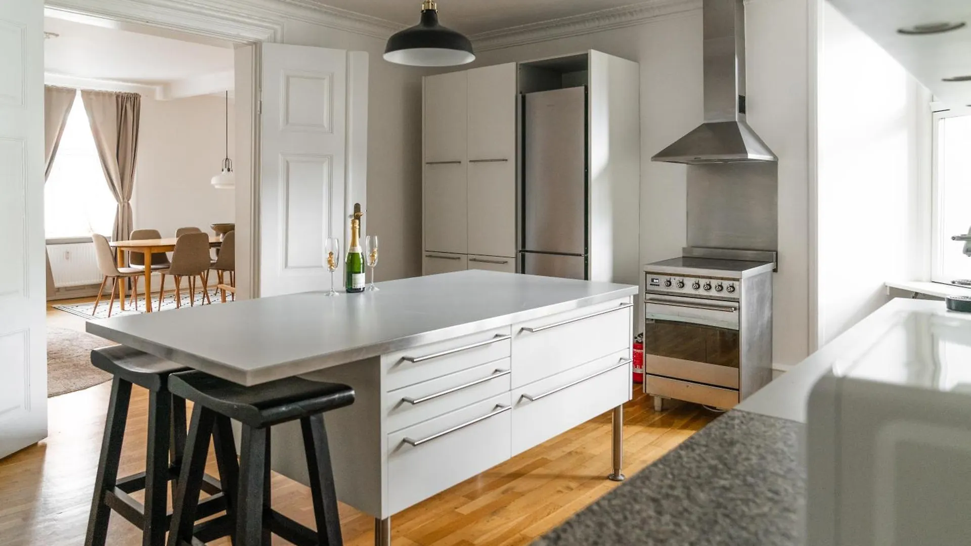 Nyhavn Apartments - Luxurious 3-4 Bedroom Apartments Copenhagen
